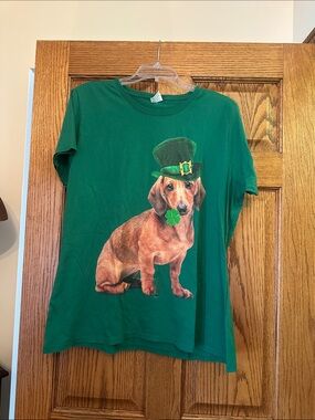 Unbranded Green Dachshund St. Patrick's Day Dog T-Shirt